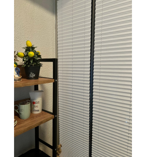 Açık Gri Plise Perde | Cam Balkon İçin Modern Çözüm