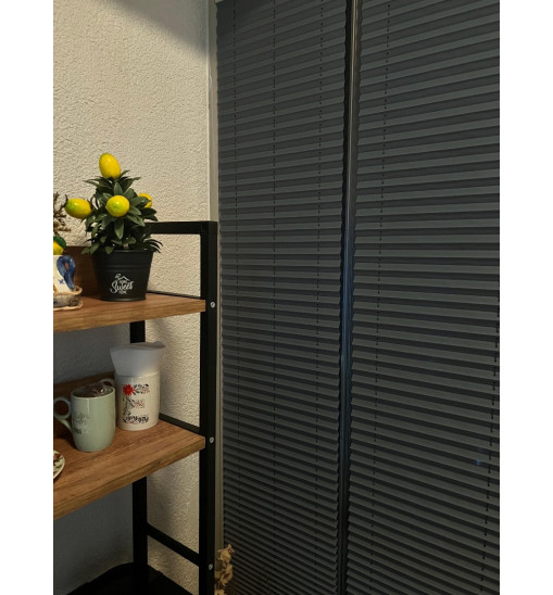 Antrasit plise perde cam balkon uygulaması