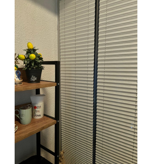 Açık gri blackout plise perde ışık kontrollü sistem Açık Gri Plise Perde – %80 Blackout